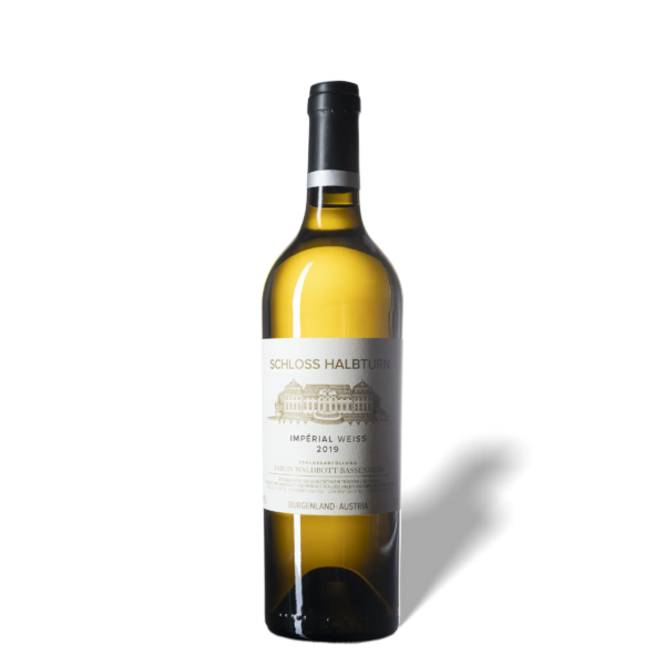 Flasche des Weins "Schloss Halbturn Imperial Weiss 2010" mit gelbem, leicht durchscheinendem Inhalt und elegantem Etikett.